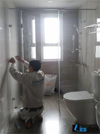 VÁCH TẮM KÍNH CHUNG CƯ GOLDEN PALACE  