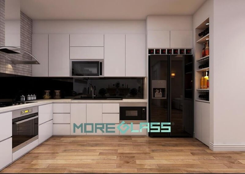 Trang trí mẫu kính ốp bếp màu đen cổ điển, sang trọng cho phòng bếp chung cư, nhà ở, biệt thự.